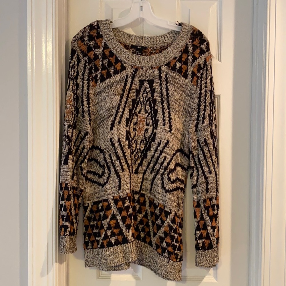 H&M sweater. Size Large.